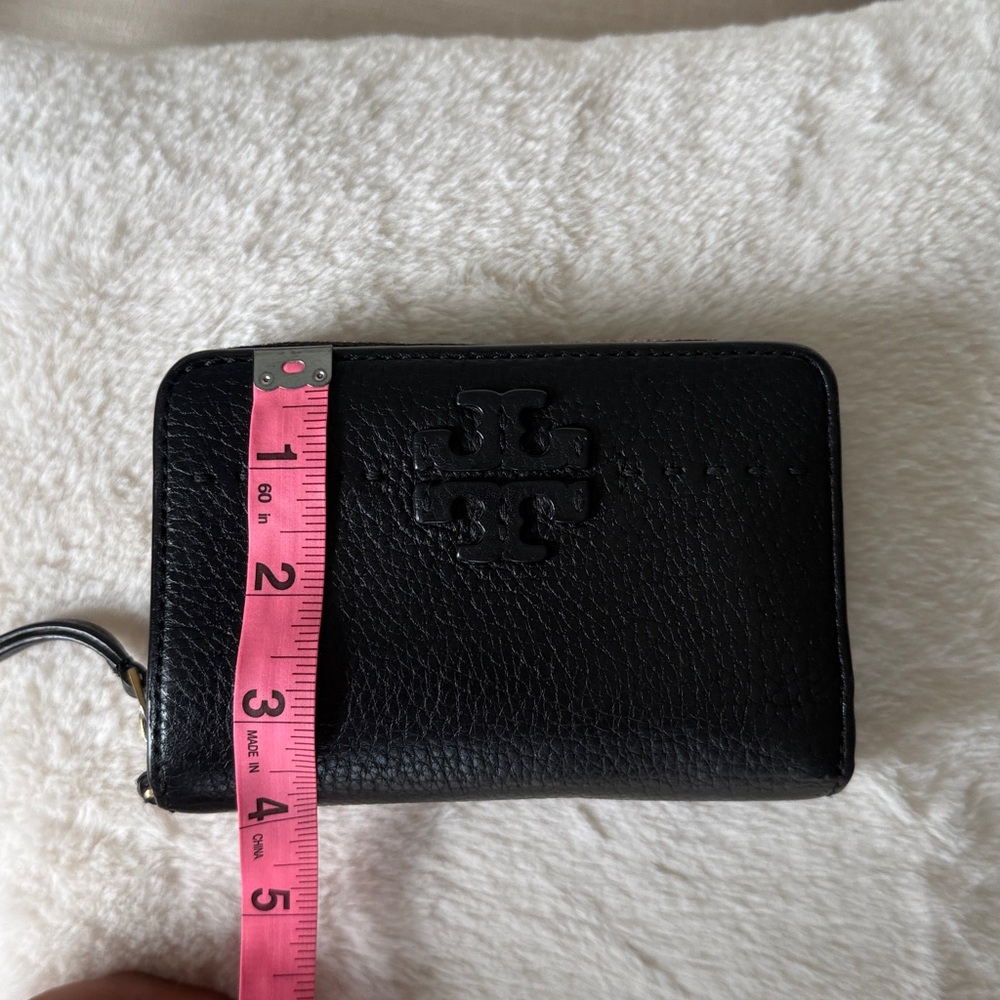Tory Burch MCGRAW BI-FOLD Medium WALLET Black Pebbled Leather Zip Wallet - Picture 3 of 12